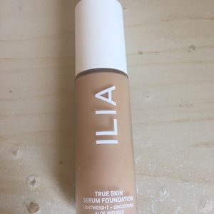 Ilia serum foundation .